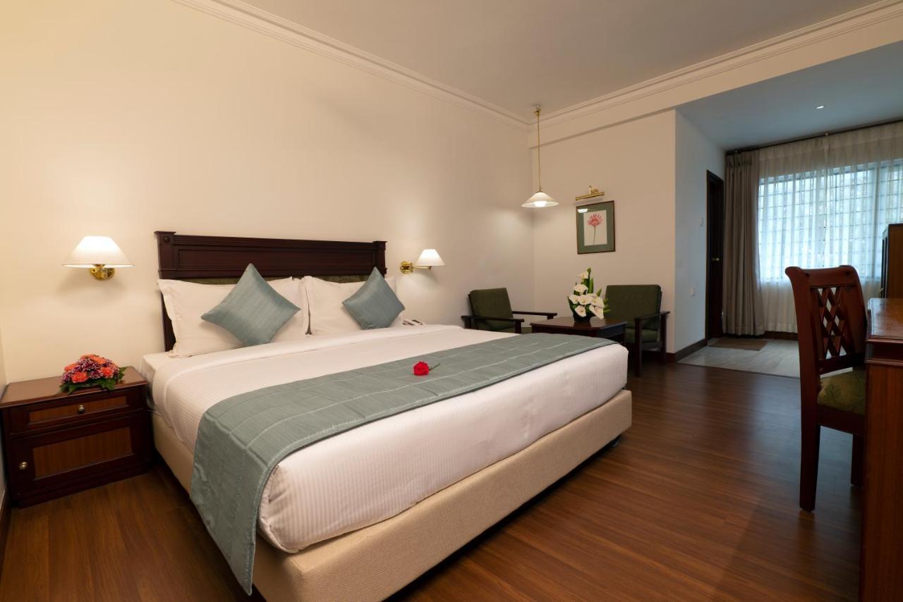 Issacs Residency Hotel Munnar Exterior photo