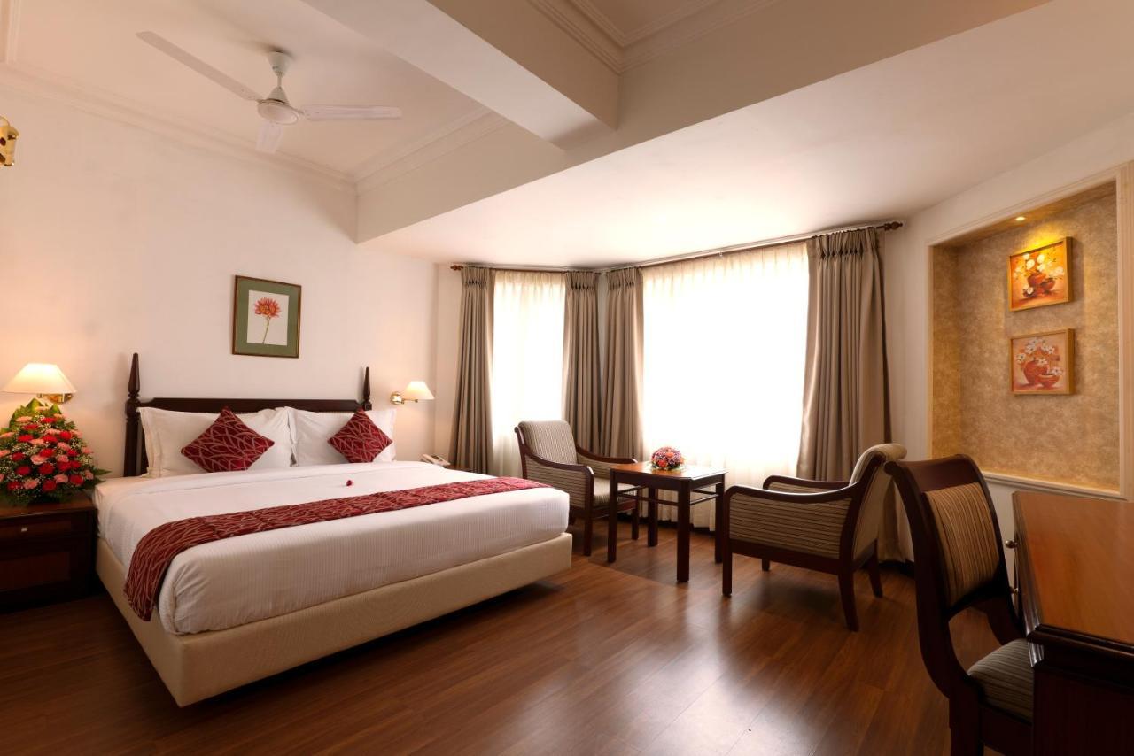 Issacs Residency Hotel Munnar Exterior photo